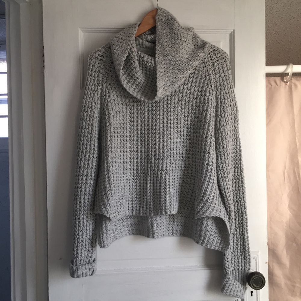 Cowl neck sweater in grey-blue